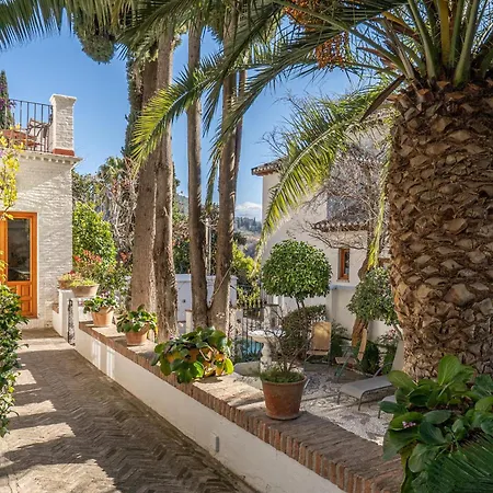 Carmen De Moriscos - Alhambra Views